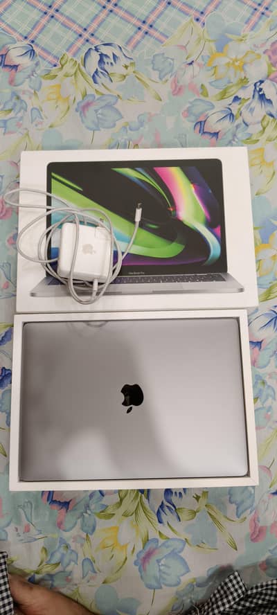 Apple Macbook Pro M2 2022