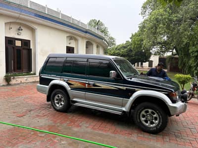 Mitsubishi Pajero 1995 Standard On my Name . . intercooler Turbo.
