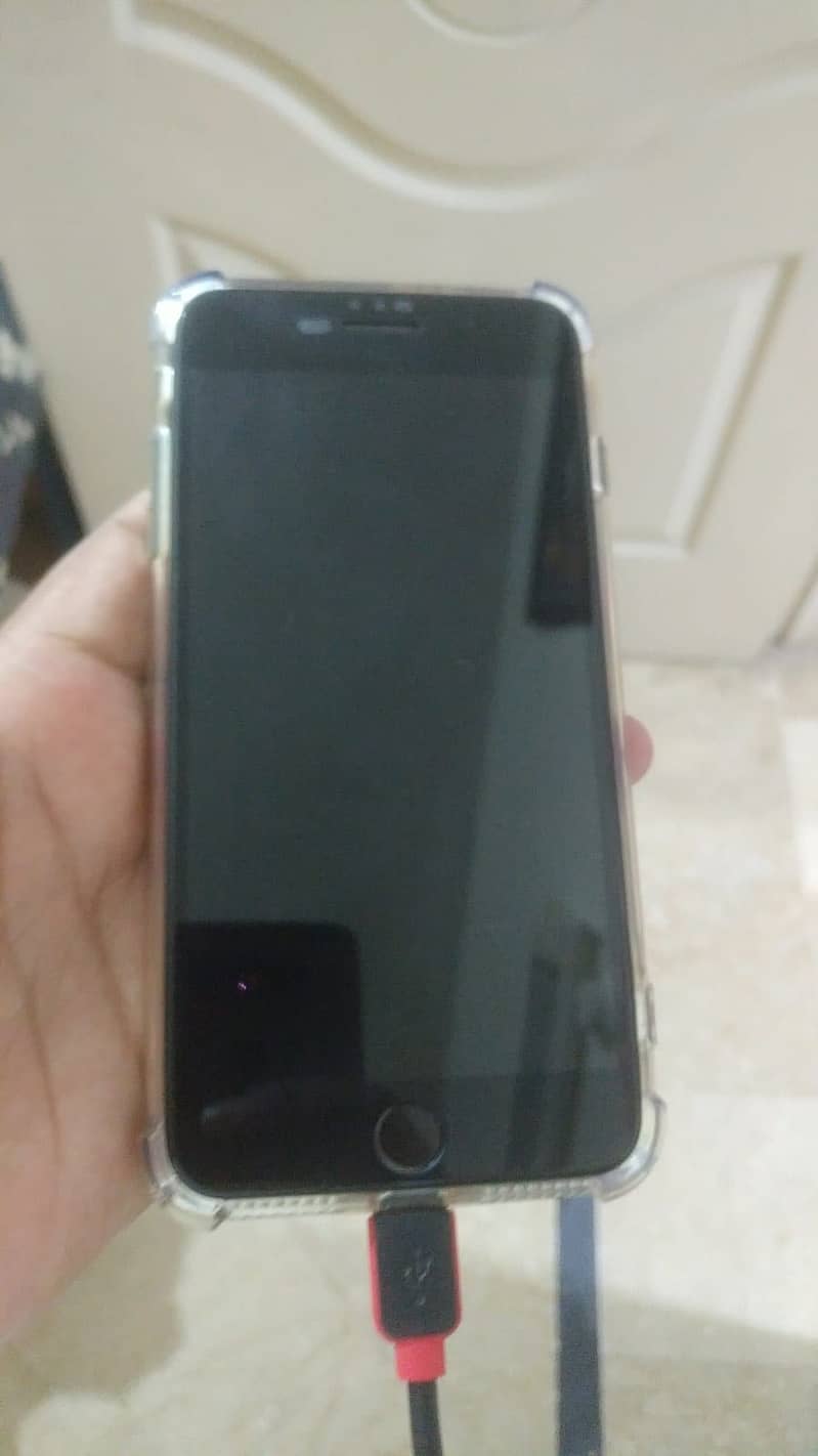 Apple iPhone 8 Plus 1
