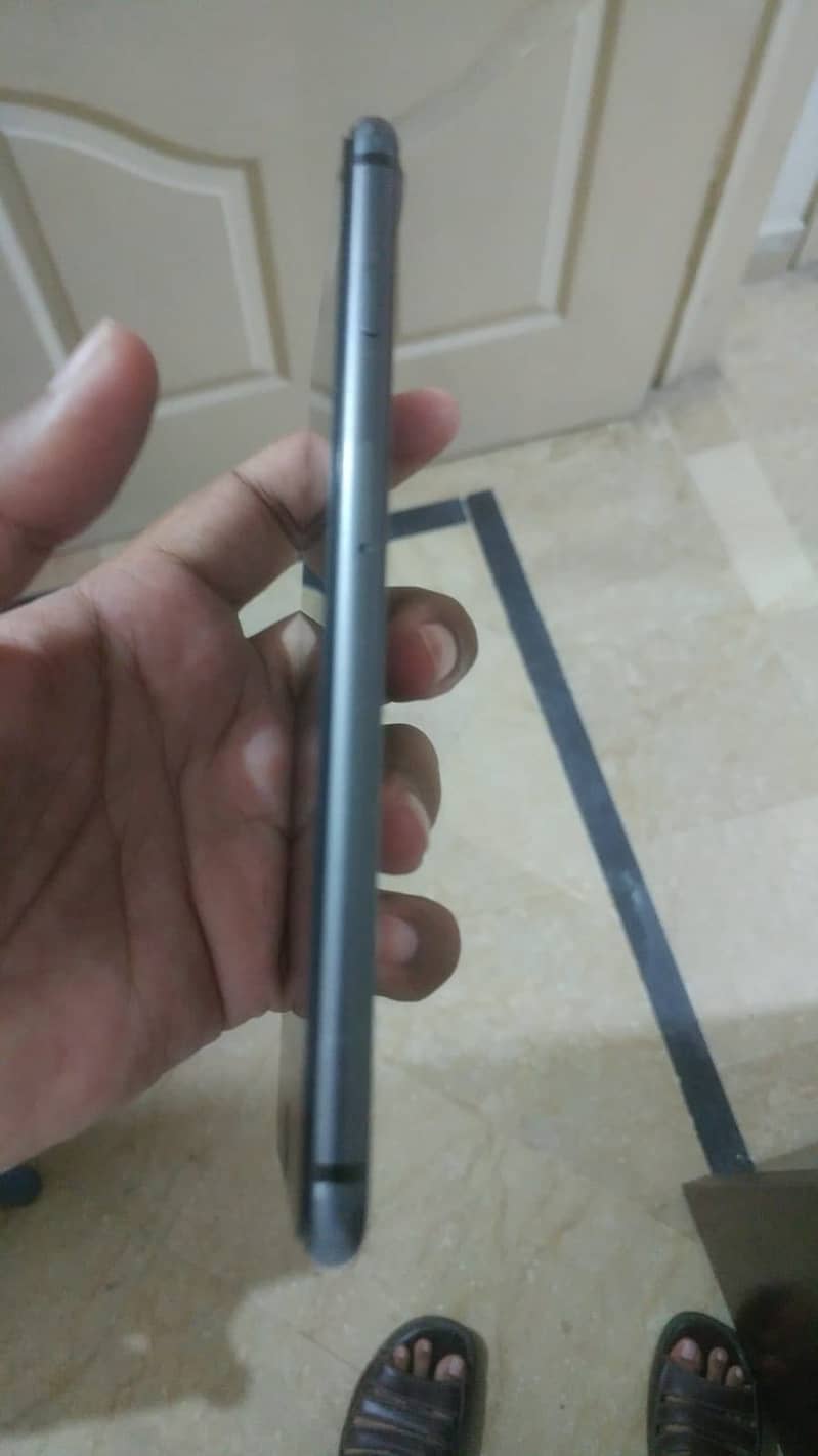 Apple iPhone 8 Plus 3