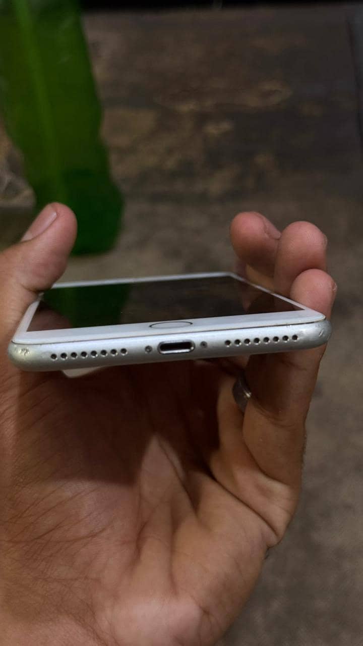 Apple iPhone 8 Plus 1