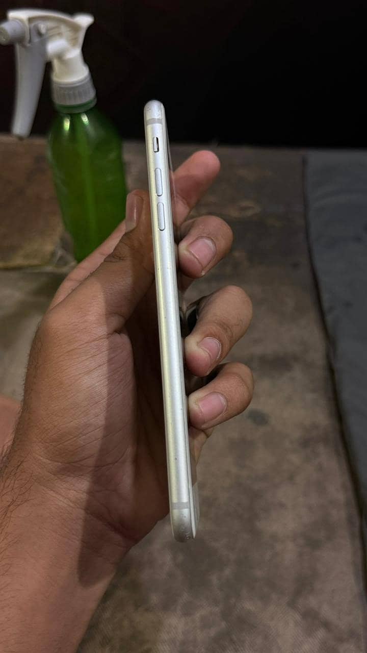 Apple iPhone 8 Plus 3