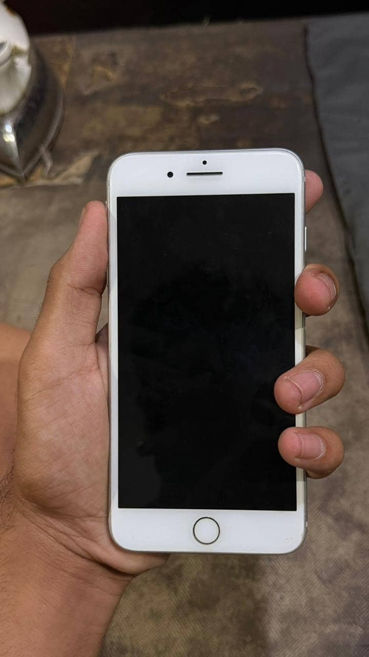 Apple iPhone 8 Plus 5