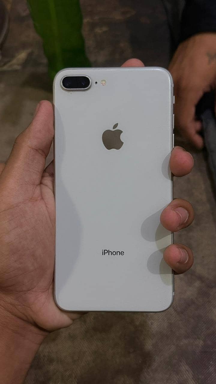 Apple iPhone 8 Plus 6