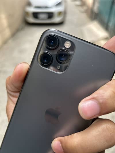 Apple iPhone 11 Pro iCloud lock