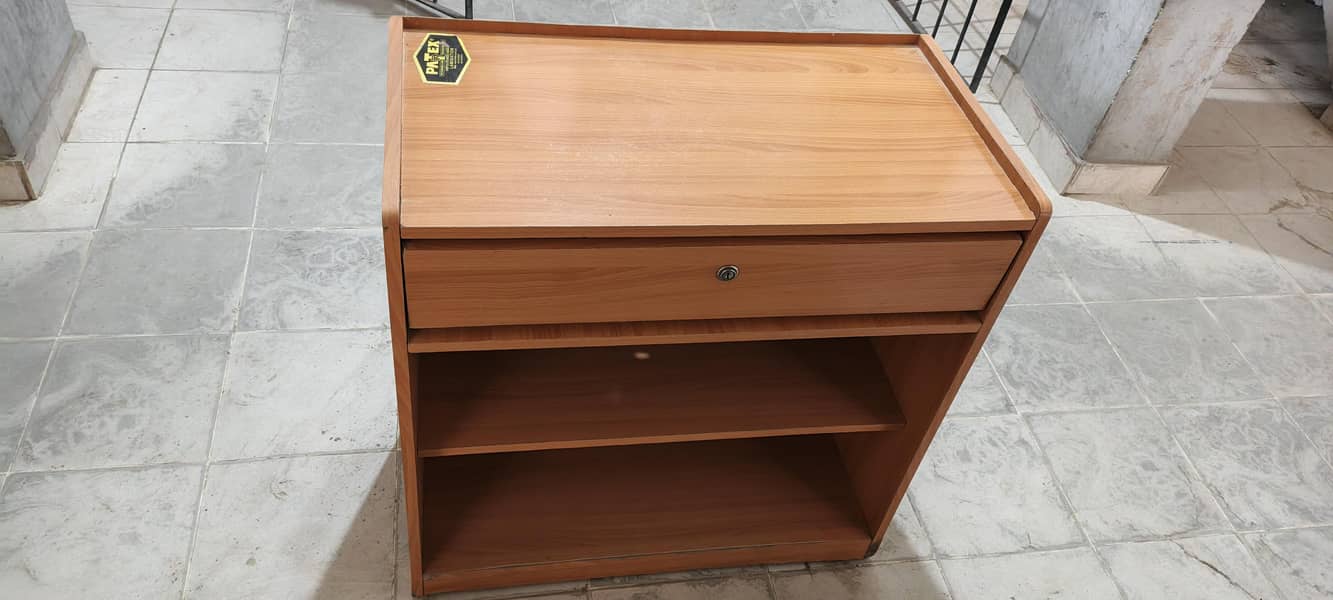 Computer Table 1