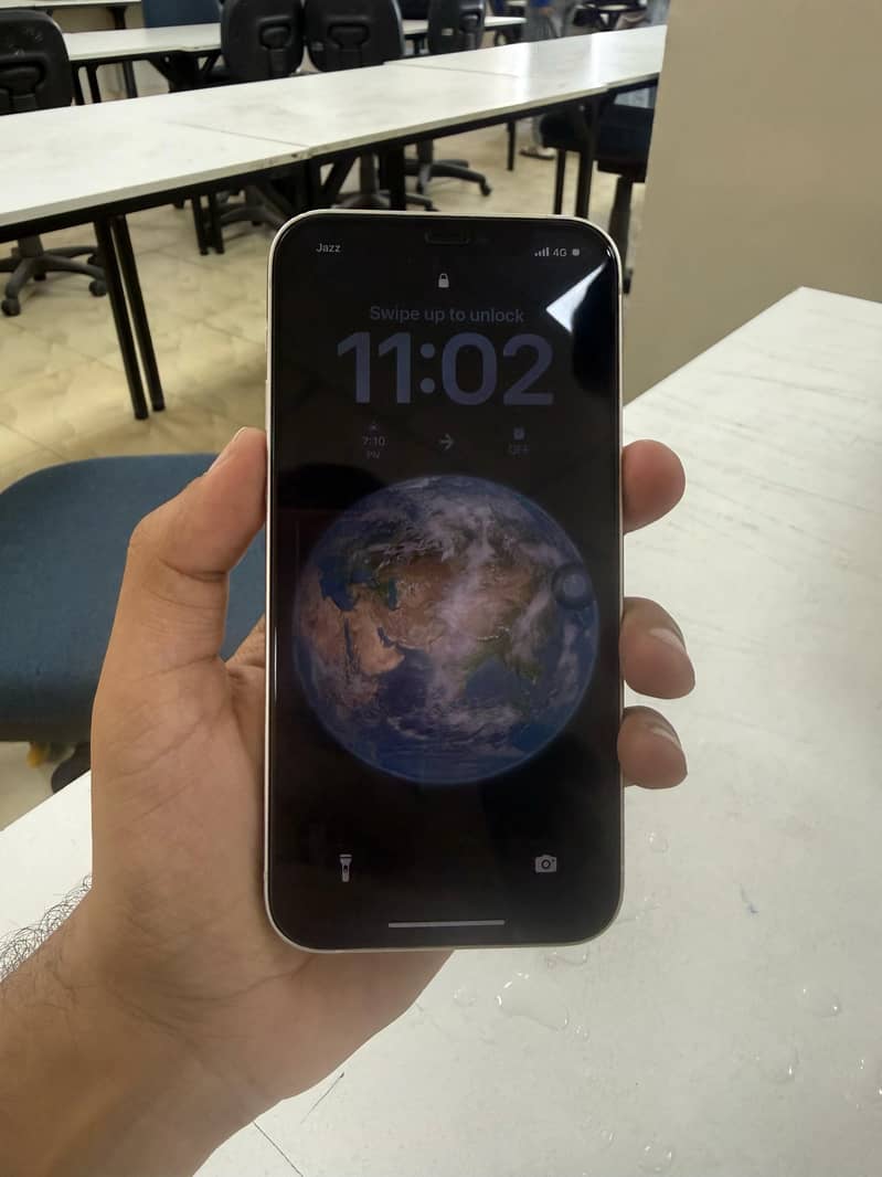 Apple iPhone 12 3