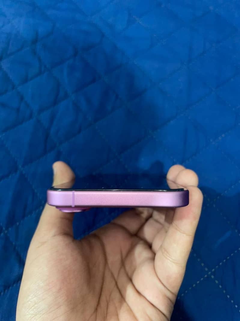 Apple iPhone 16 2