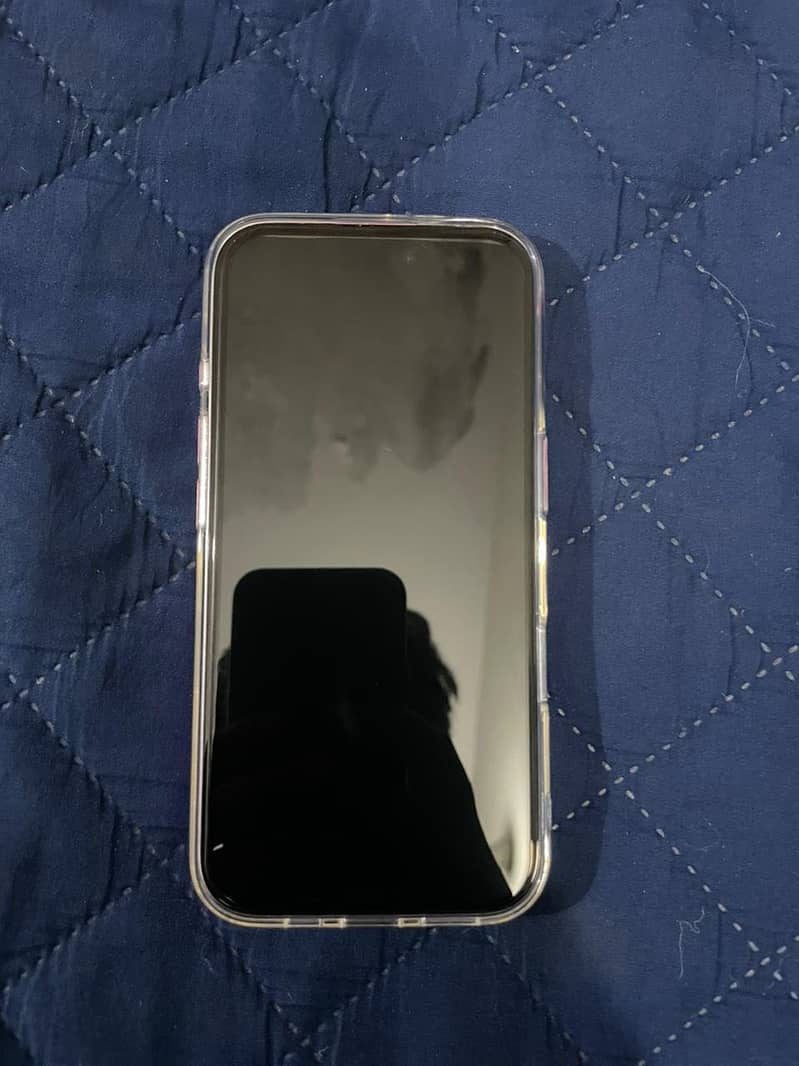 Apple iPhone 16 4