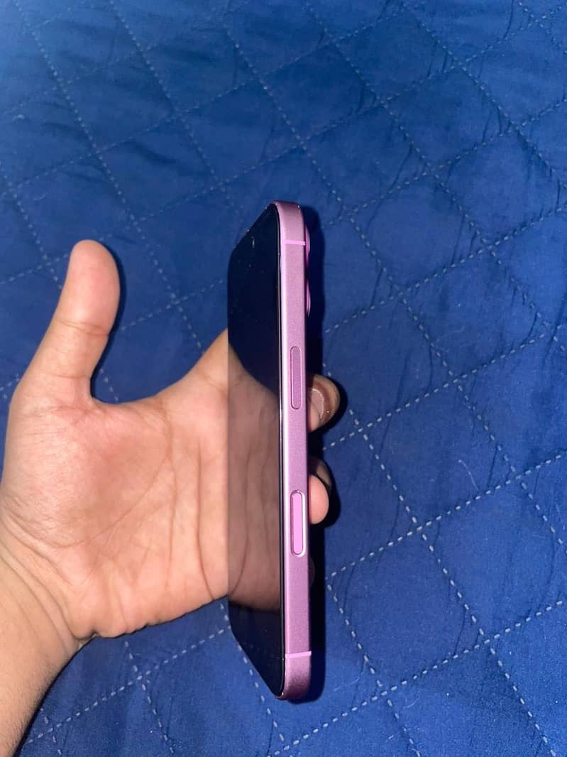 Apple iPhone 16 6