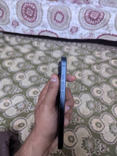 Apple iPhone 14