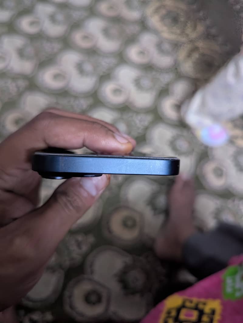Apple iPhone 14 4
