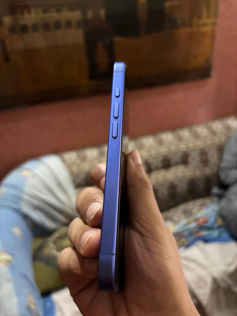 Apple iPhone 16 1