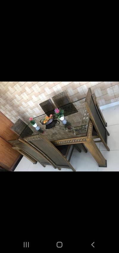 Dinning  table