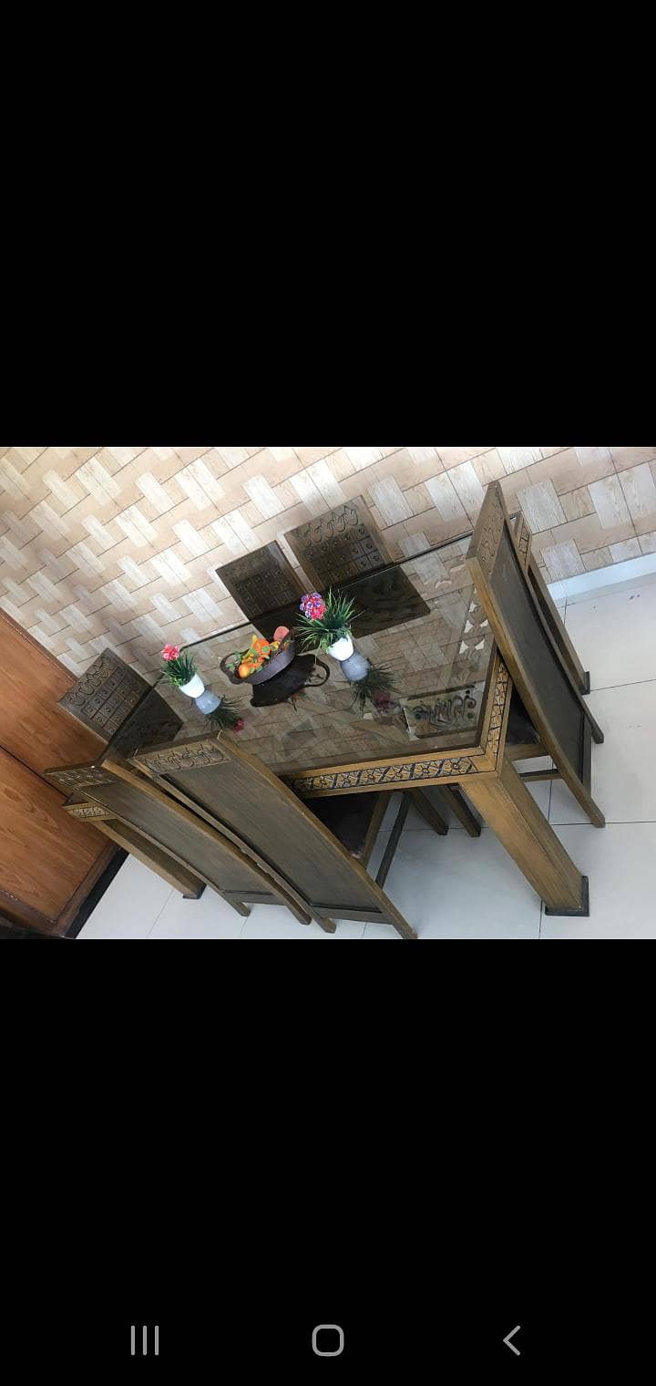 Dinning  table 0
