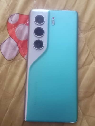 Tecno CAMON 40 Pro