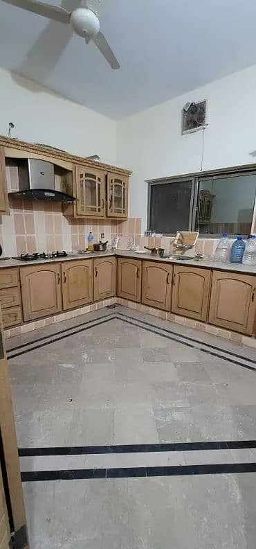 G 13 14 MARLA HOUSE UPAR POTION AVAIALBLE FOR RENT