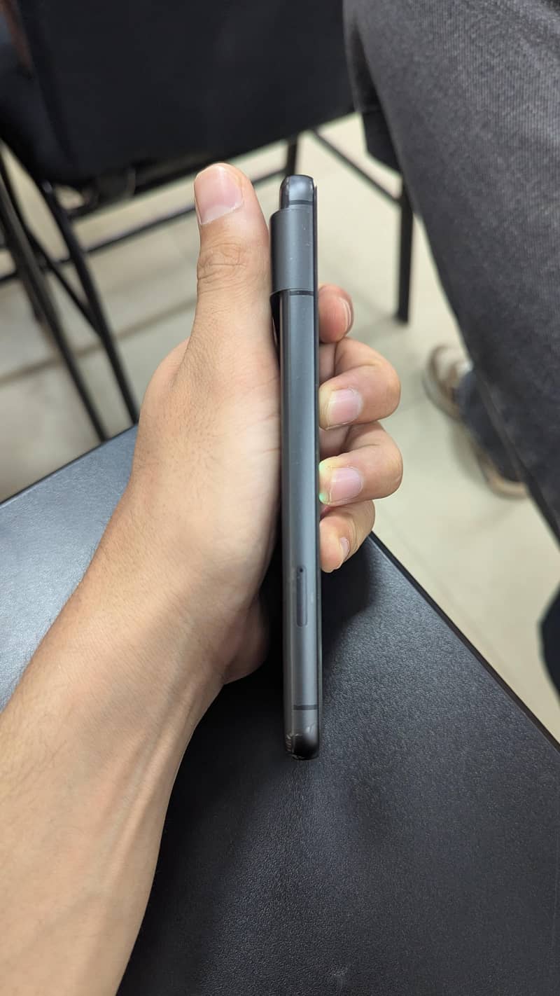 Google Pixel 8 5
