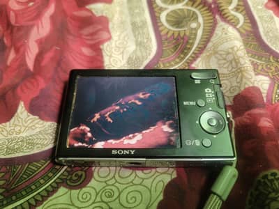 Sony camera Cyber shot 12 Mega pixel with Charger