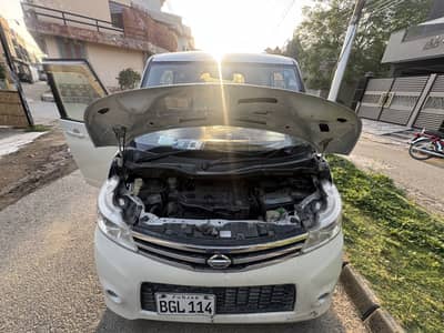 Nissan Roox 2011