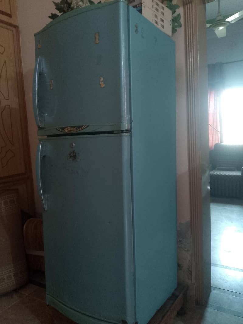 waves fridge 0