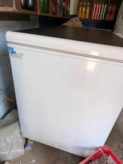 Haier RefrigeUrgent sale. . Color white ,covered by its original color. .