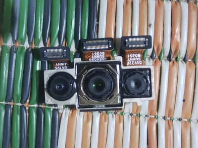 Arrows Fujitsu F52A Cameras