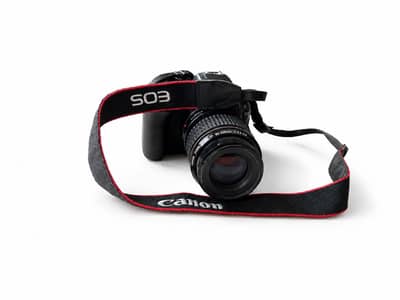 Canon EOS 200D DSLR Camera With Zoom Lens – Excellent Condition
