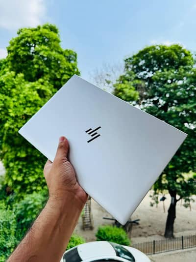 Hp Elitebook 845 G7 Ryzen 5 pro 4650u 8 gb ram 256 gb nvme.