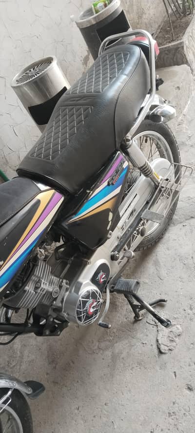 Honda 125 2010 model achii condition me original halat me