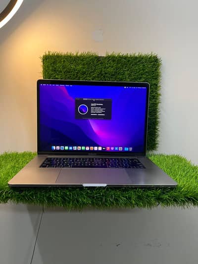 apple MacBook pro 2017 / 1 TB ssd 16 gb i7