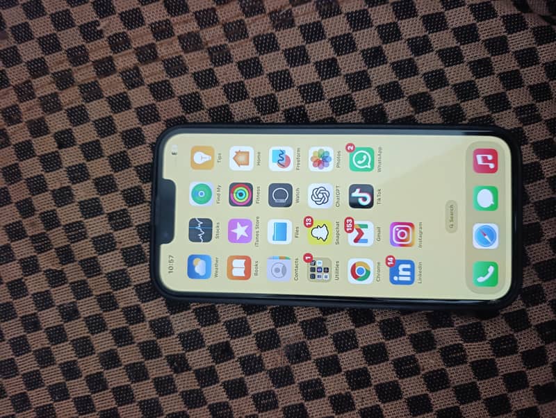 Apple iPhone 13 0