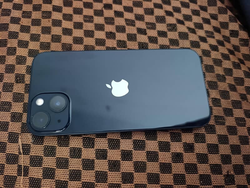 Apple iPhone 13 1
