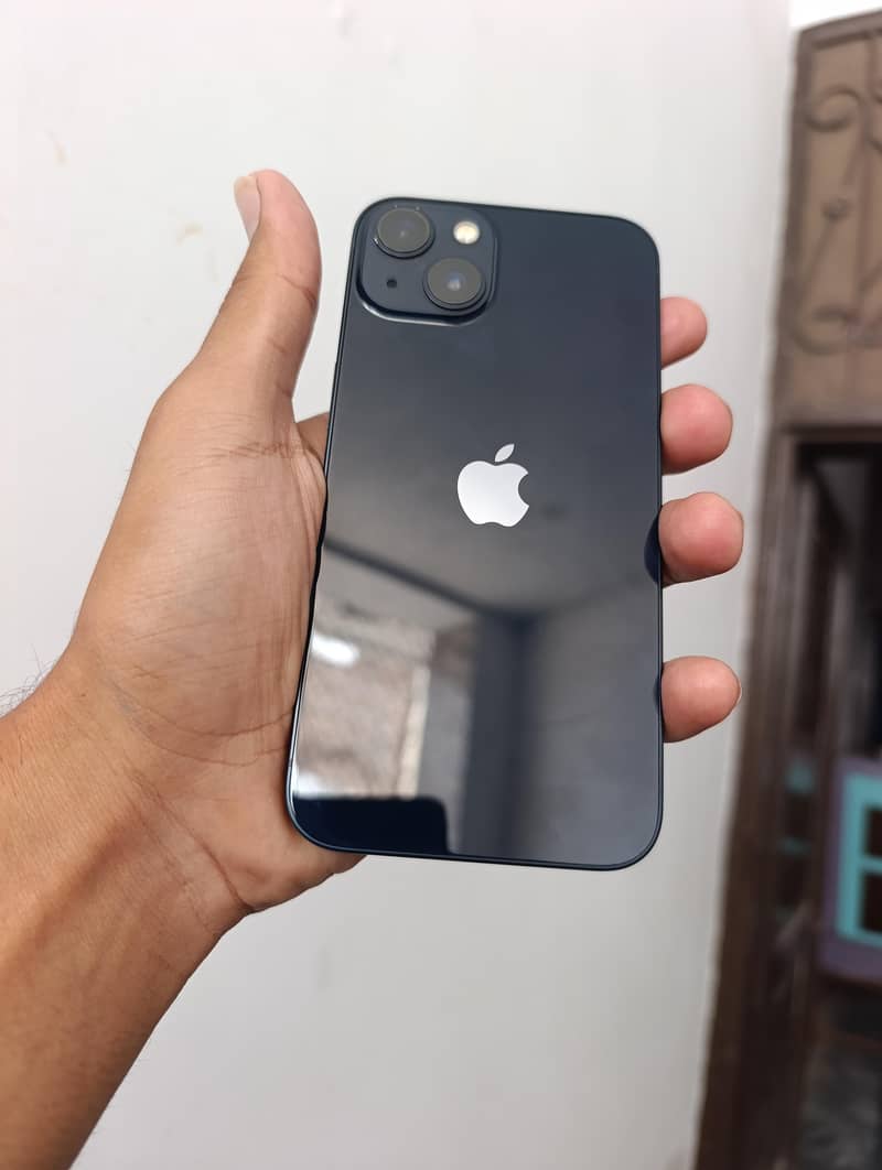 Apple iPhone 13 4