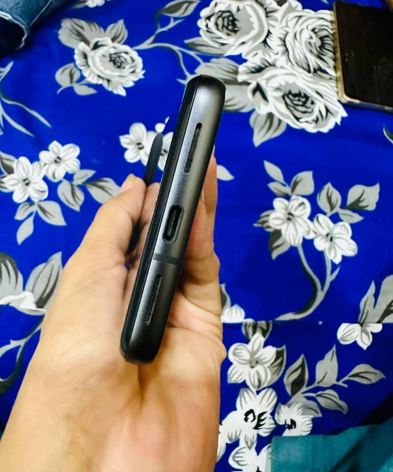 Google Pixel 8 3