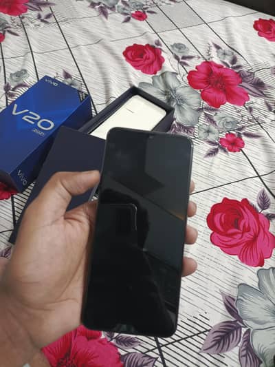 Vivo V20 memery 8 128 condition 10/9.5