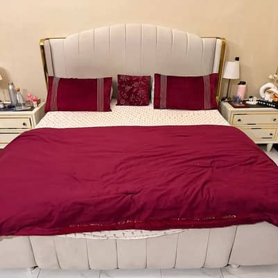 Complete room set with coffee chairs urgent sell (Reason Divorce)