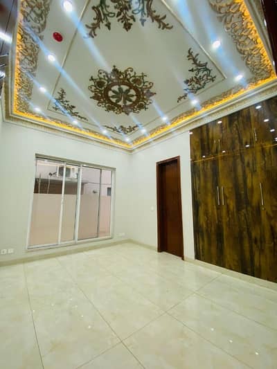 5 MARLA OWNER BUILD HOUSE WITH LUXURY LOOK AND FINISHING AVAILABLE FOR SALE AT PARK VIEW CITY LAHORE