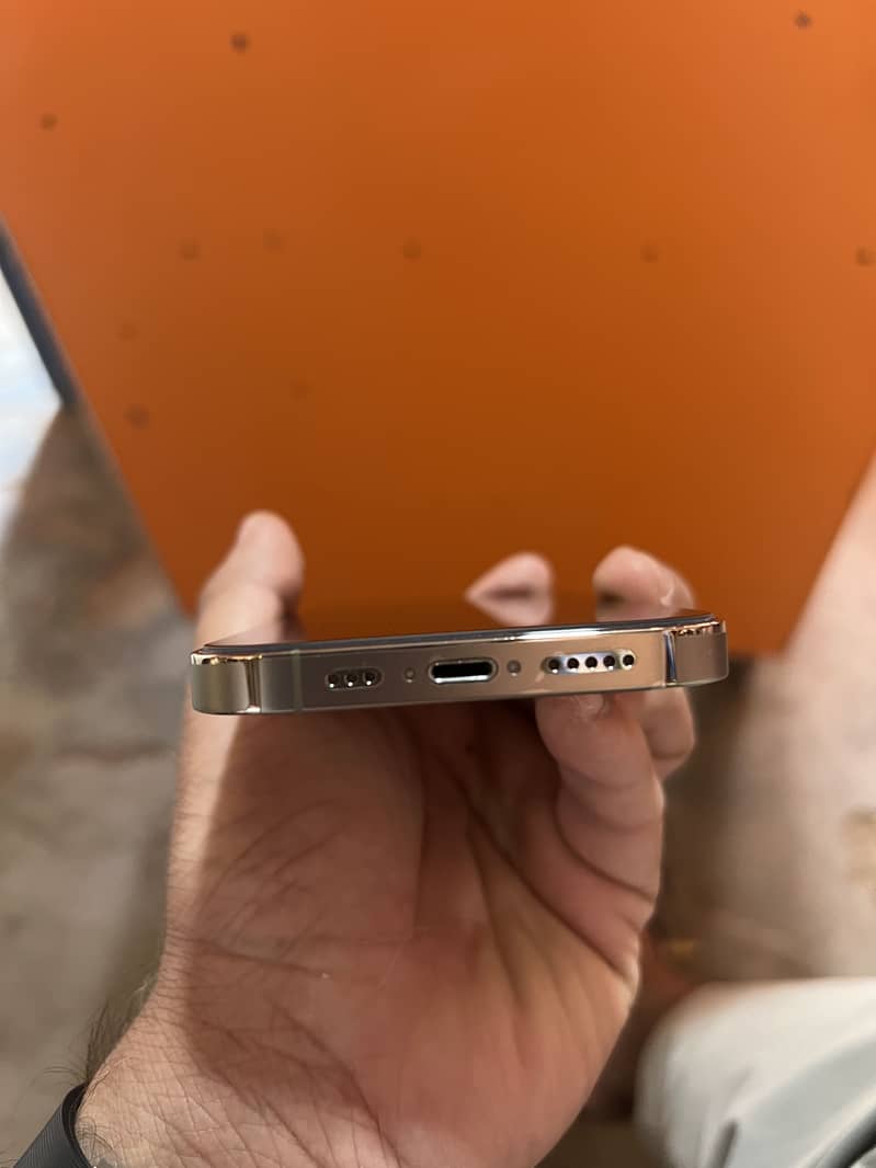 14 pro 4