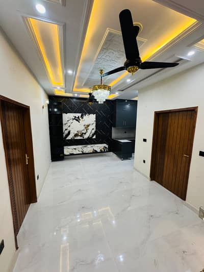 5 MARLA DOULE STOREY HOUSE FOR SALE AT IDEAL LOCATION IN PARK VIEW