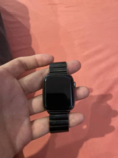 Apple watch series 5 , screen damaged , all okay  with box