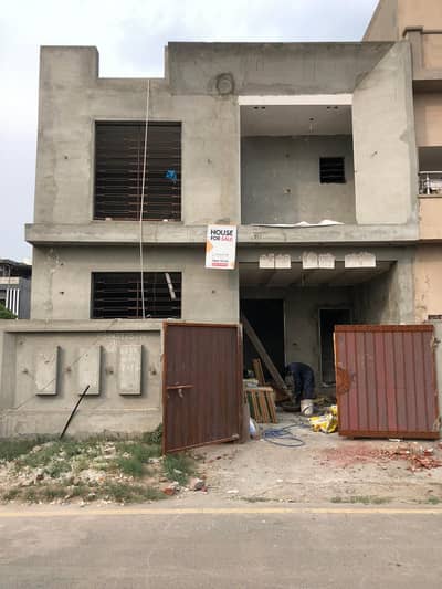 5 Marla Owner Build Gray Structure House With Solid Construction Available For Sale