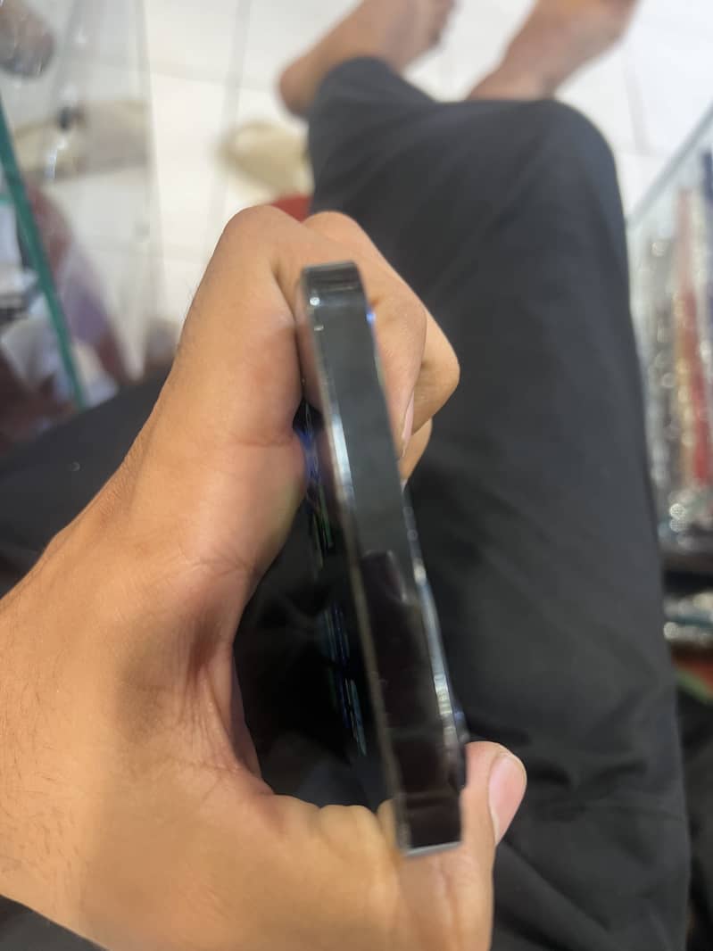 iPhone 12 pro max 2