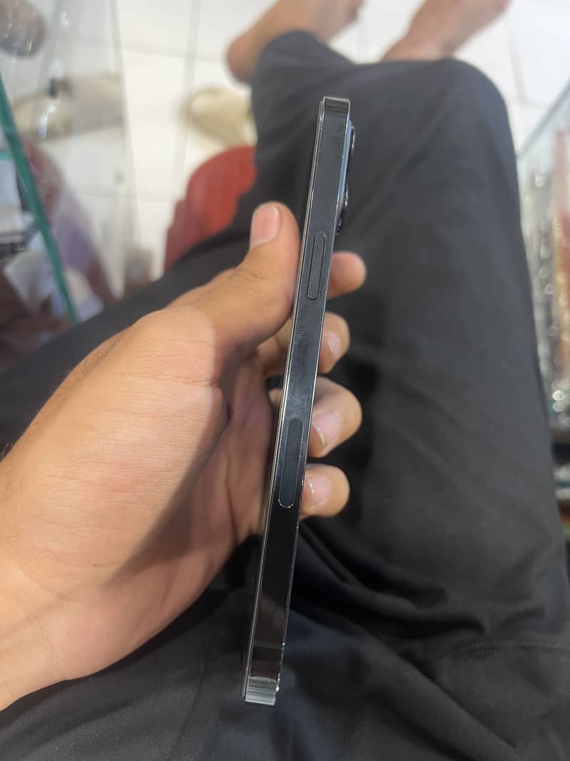 iPhone 12 pro max 5