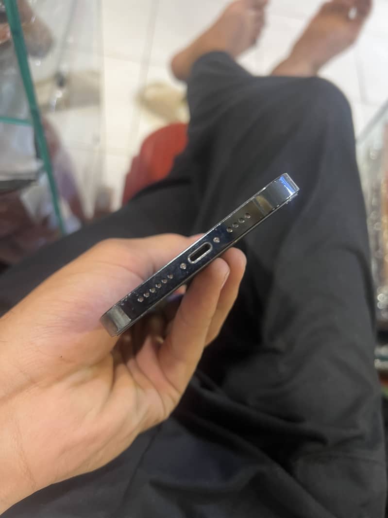 iPhone 12 pro max 6