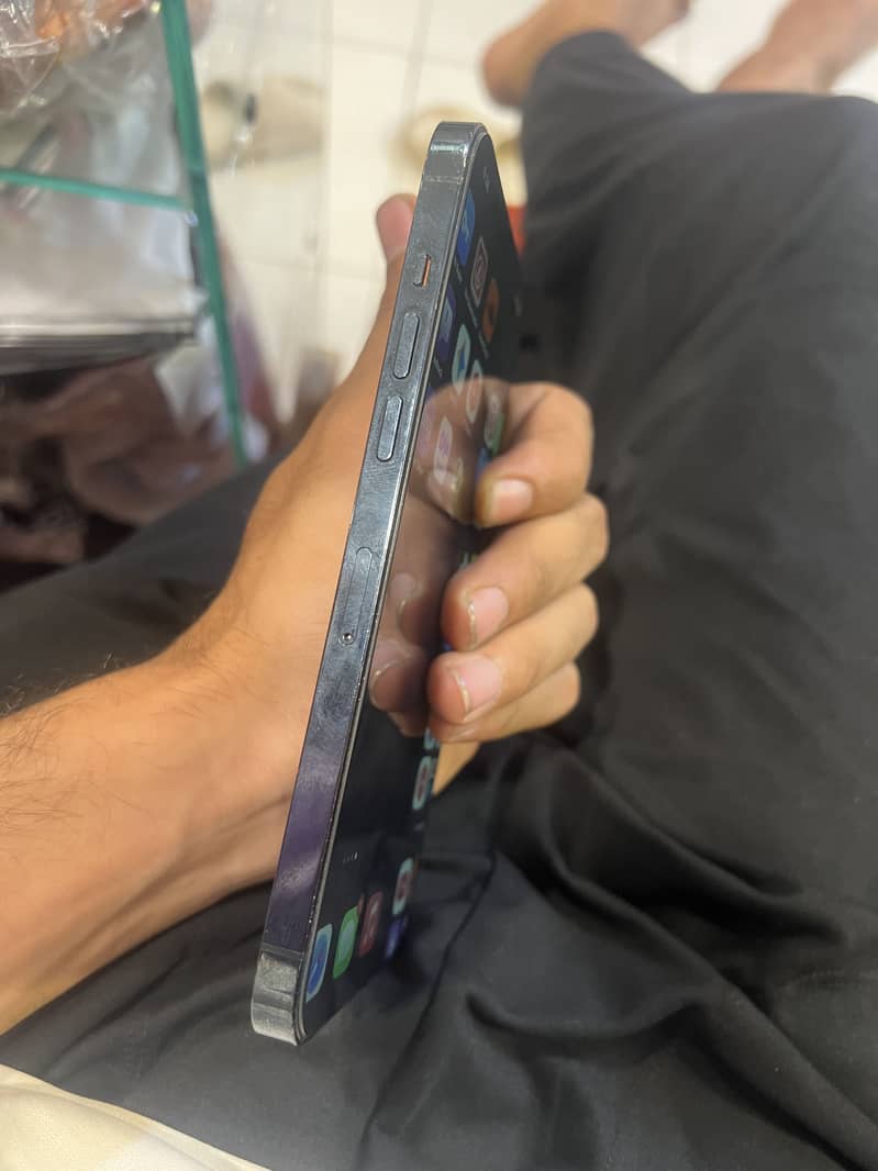 iPhone 12 pro max 8