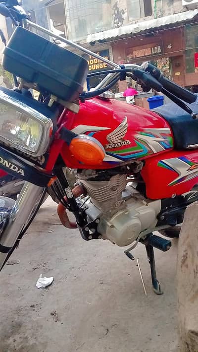 125 2023 model urgent sale