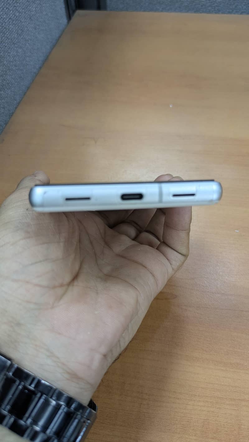 Google Pixel 7a 5