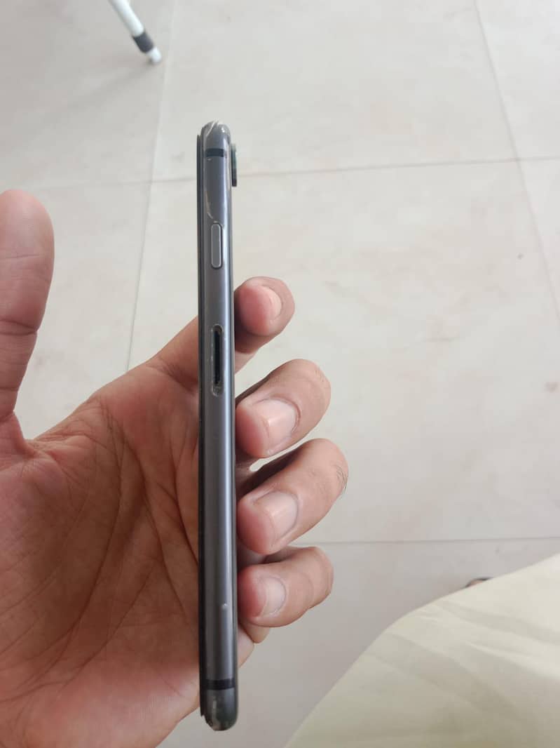 Apple iPhone 8 1