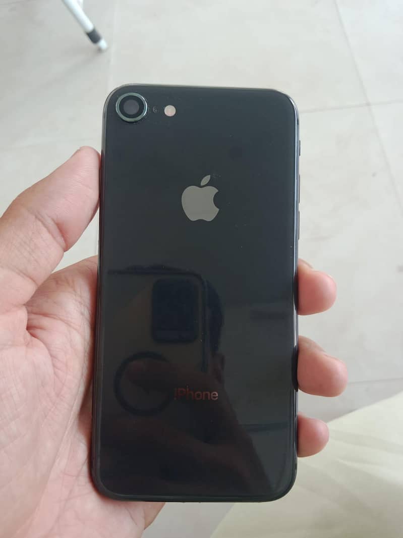 Apple iPhone 8 3